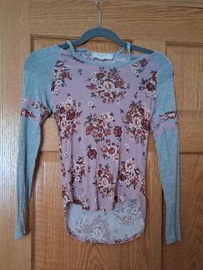 Dusty Pink Floral Raglan Long-Sleeve Top with Gray Sleeves